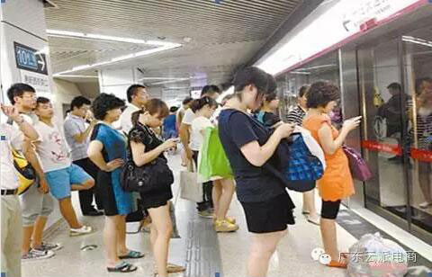 選擇微信小程序免費(fèi)開發(fā)要注意！可能開啟無限收費(fèi)模式