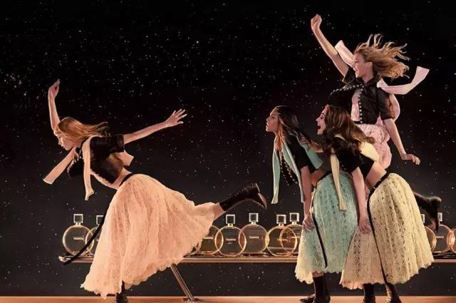 2016服飾行業(yè)發(fā)生了什么？我們從中看到這8大趨勢(shì)